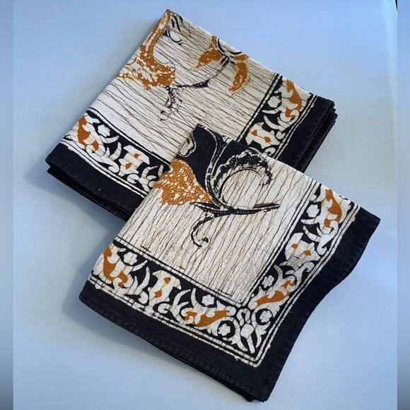 7 Vintage Cloth Dinner Napkins‎ in Black, Cream, & Gold - Picture 3 of 5